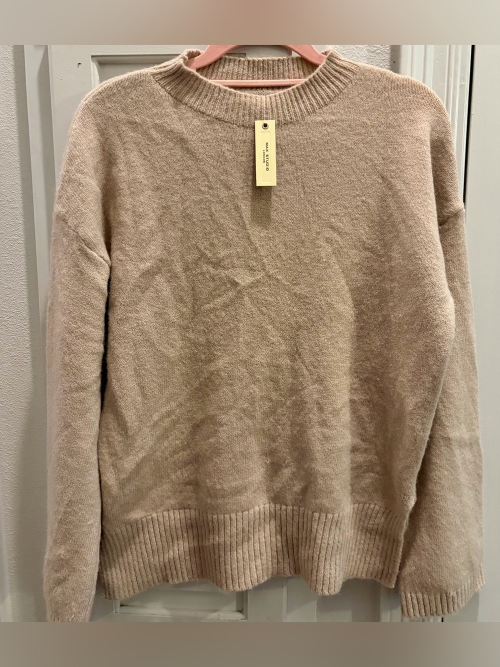 NWT MAX STUDIO LONDON Cozy Crewneck Women's Sweater in Light Beige